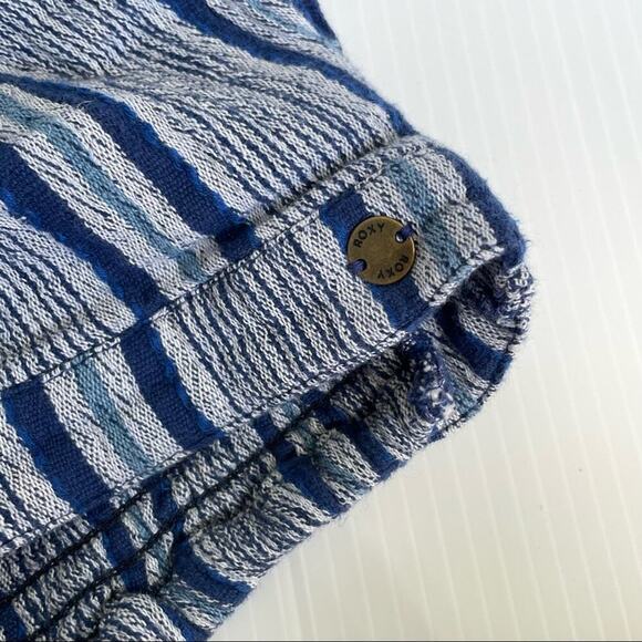 Roxy striped halter crop top with front cutout smocked back blue stripes sz Med - Picture 8 of 9